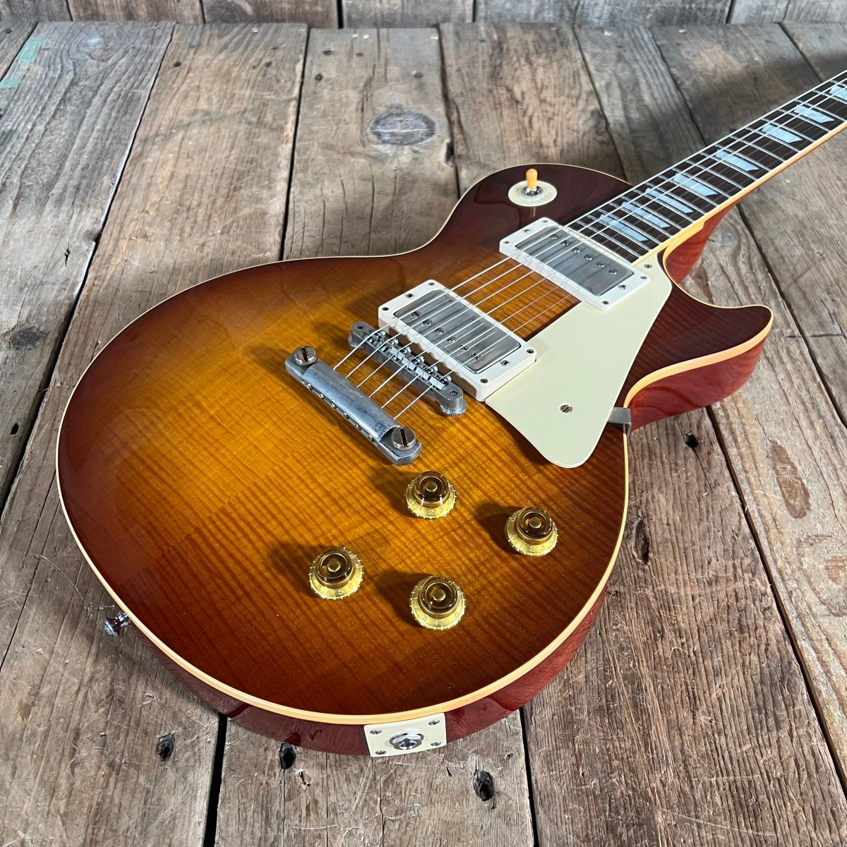 SOLD - Gibson 2018 Historic Les Paul Standard R9 Royal Ice Tea - Mahar's Vintage Guitars