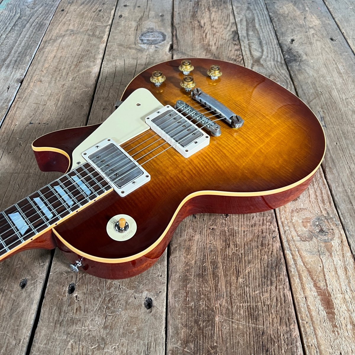 SOLD - Gibson 2018 Historic Les Paul Standard R9 Royal Ice Tea - Mahar's Vintage Guitars