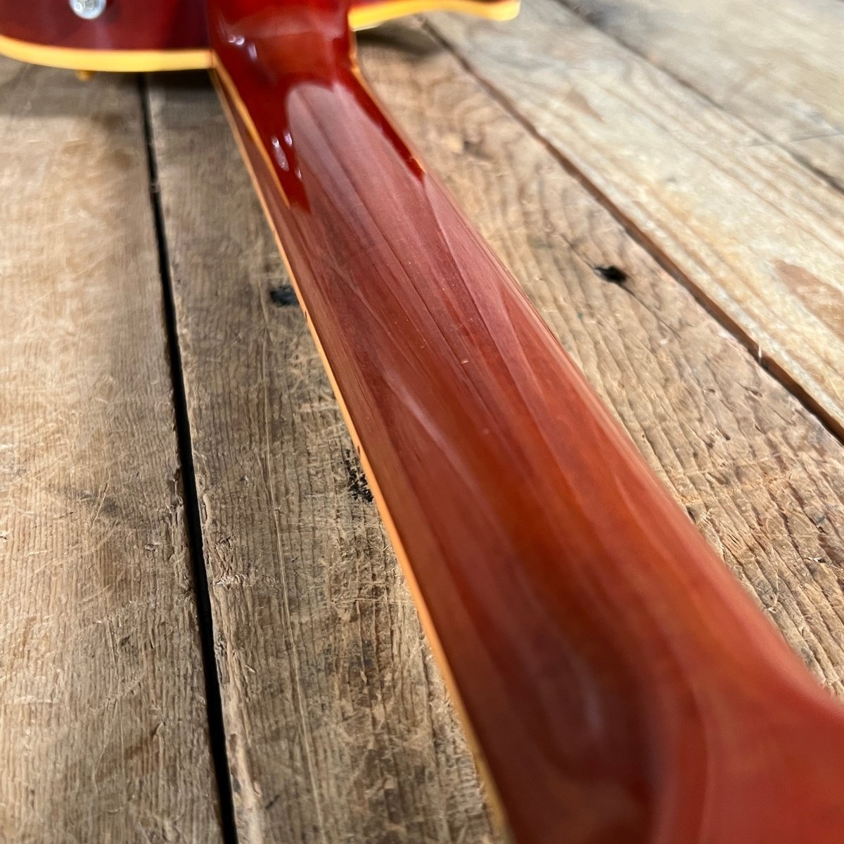 SOLD - Gibson 2018 Historic Les Paul Standard R9 Royal Ice Tea - Mahar's Vintage Guitars