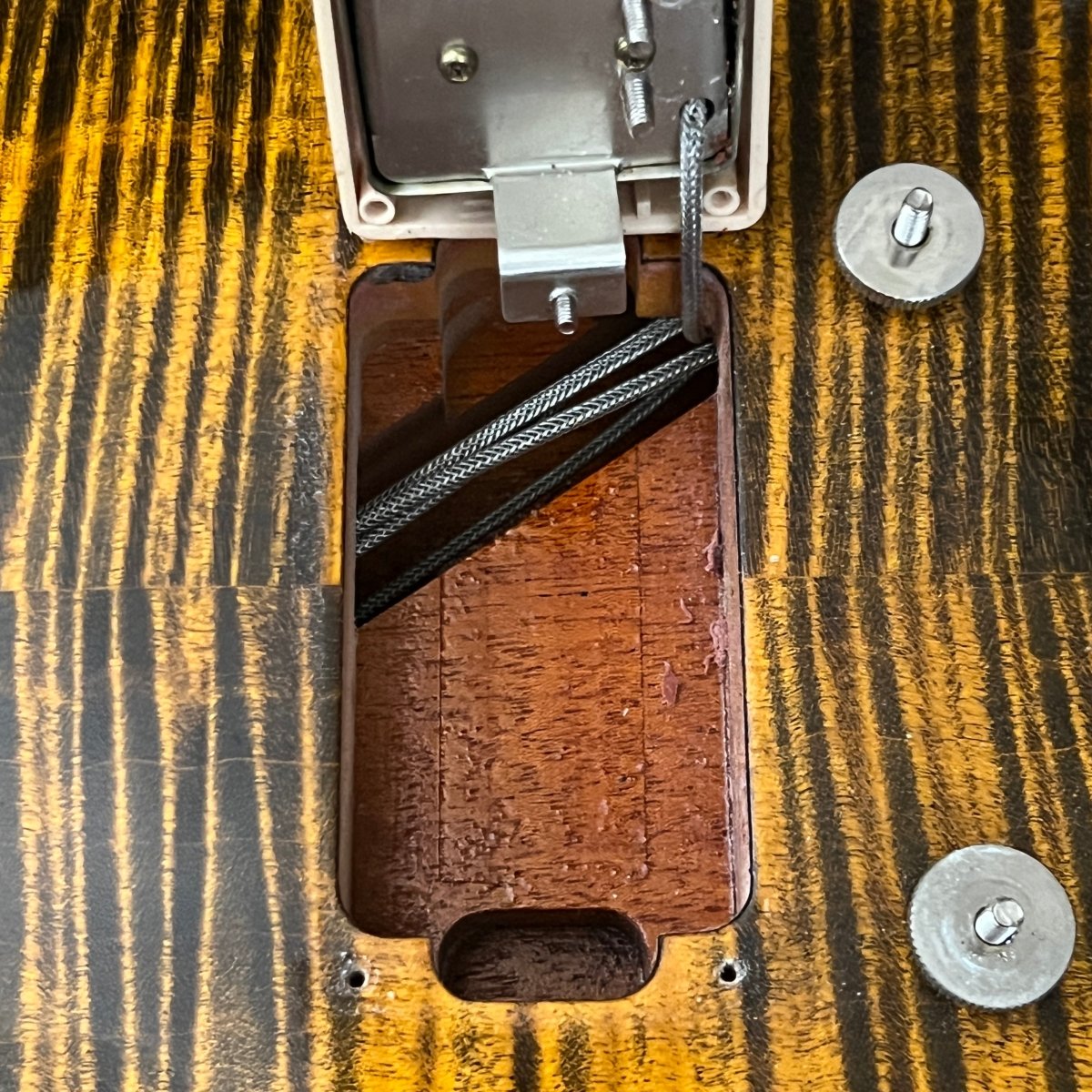 SOLD - Gibson Boneyard Joe Perry Les Paul R9 Signature Model Green Tiger Flame 2003 - 2008 - Mahar's Vintage Guitars