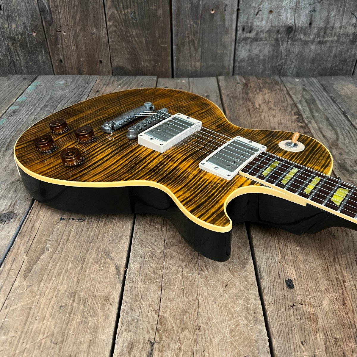 SOLD - Gibson Boneyard Joe Perry Les Paul R9 Signature Model Green Tiger Flame 2003 - 2008 - Mahar's Vintage Guitars