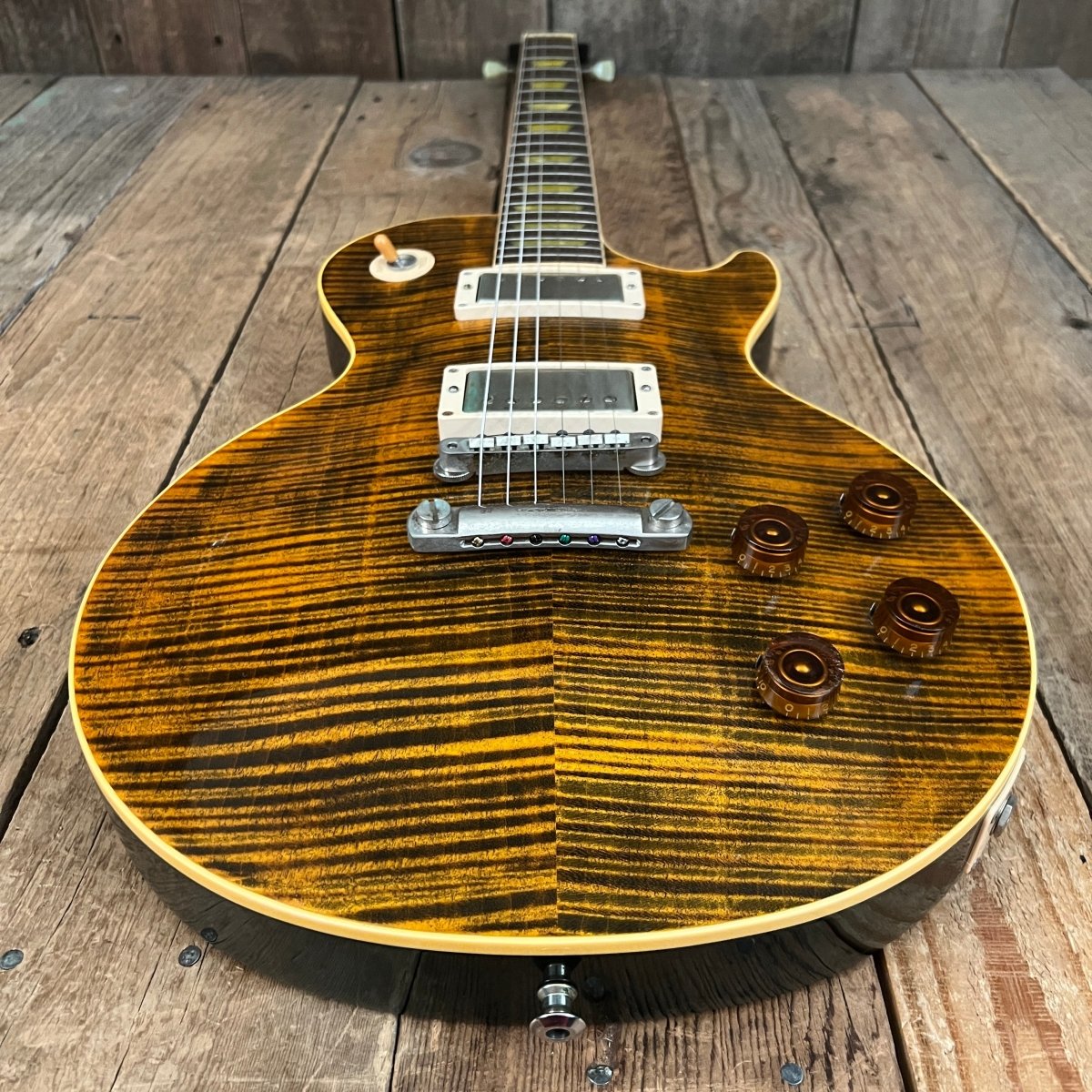 SOLD - Gibson Boneyard Joe Perry Les Paul R9 Signature Model Green Tiger Flame 2003 - 2008 - Mahar's Vintage Guitars
