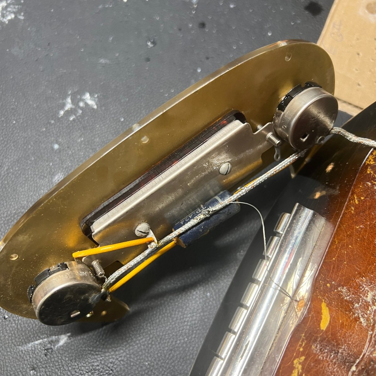 SOLD - Gibson BR - 4 Lap Steel 1947 Sunburst - Mahar's Vintage Guitars