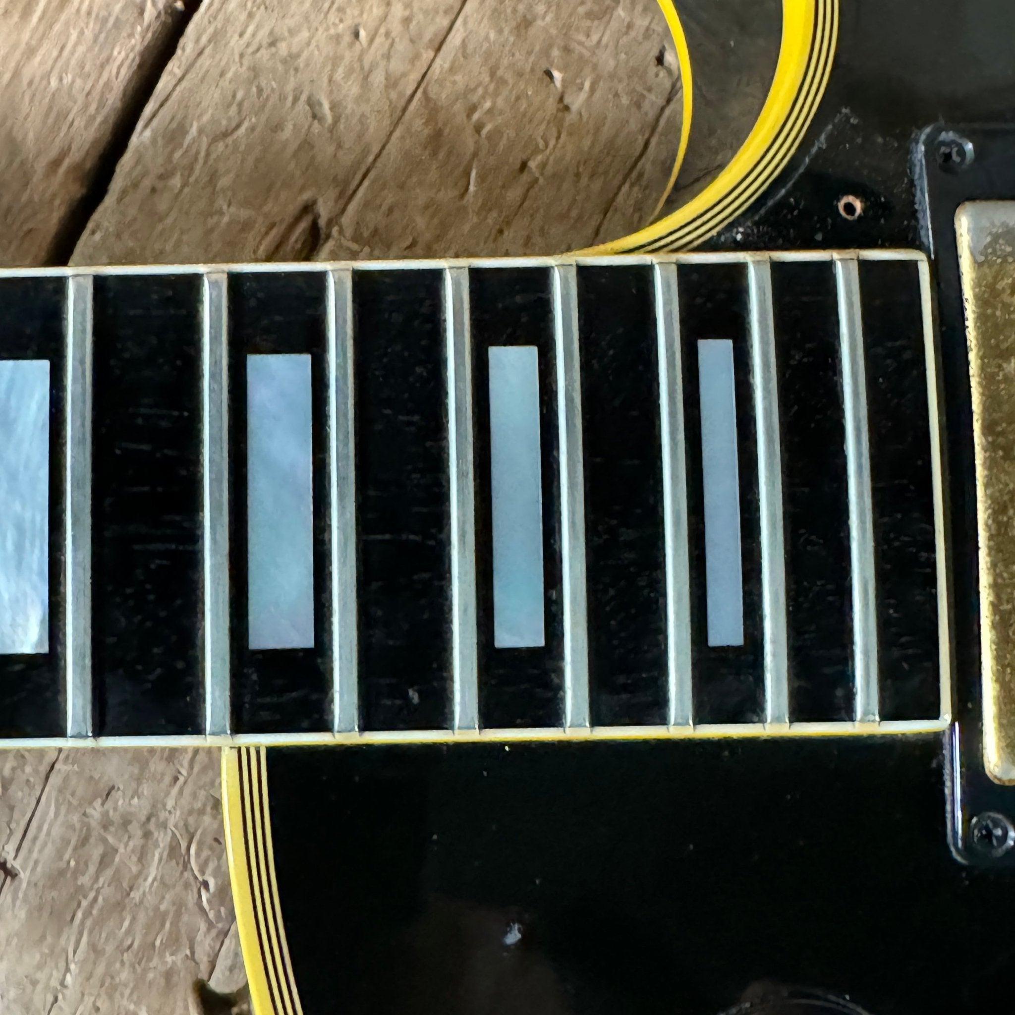 SOLD - Gibson Custom Shop Historic Les Paul '57 LPB - 3 Black Beauty Reissue 2004 - Mahar's Vintage Guitars