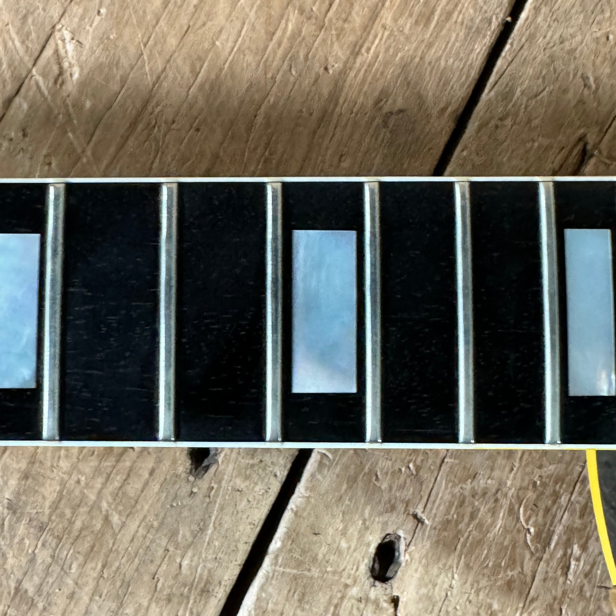 SOLD - Gibson Custom Shop Historic Les Paul '57 LPB - 3 Black Beauty Reissue 2004 - Mahar's Vintage Guitars