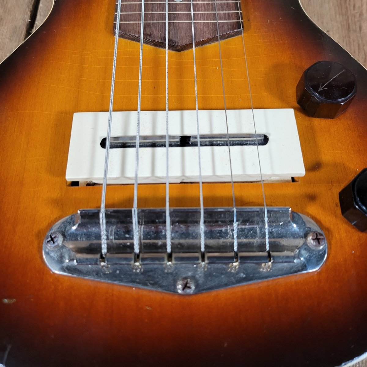 SOLD - Gibson EH - 100 Six String Lap Steel Charlie Christian Pickup 1940 - Mahar's Vintage Guitars