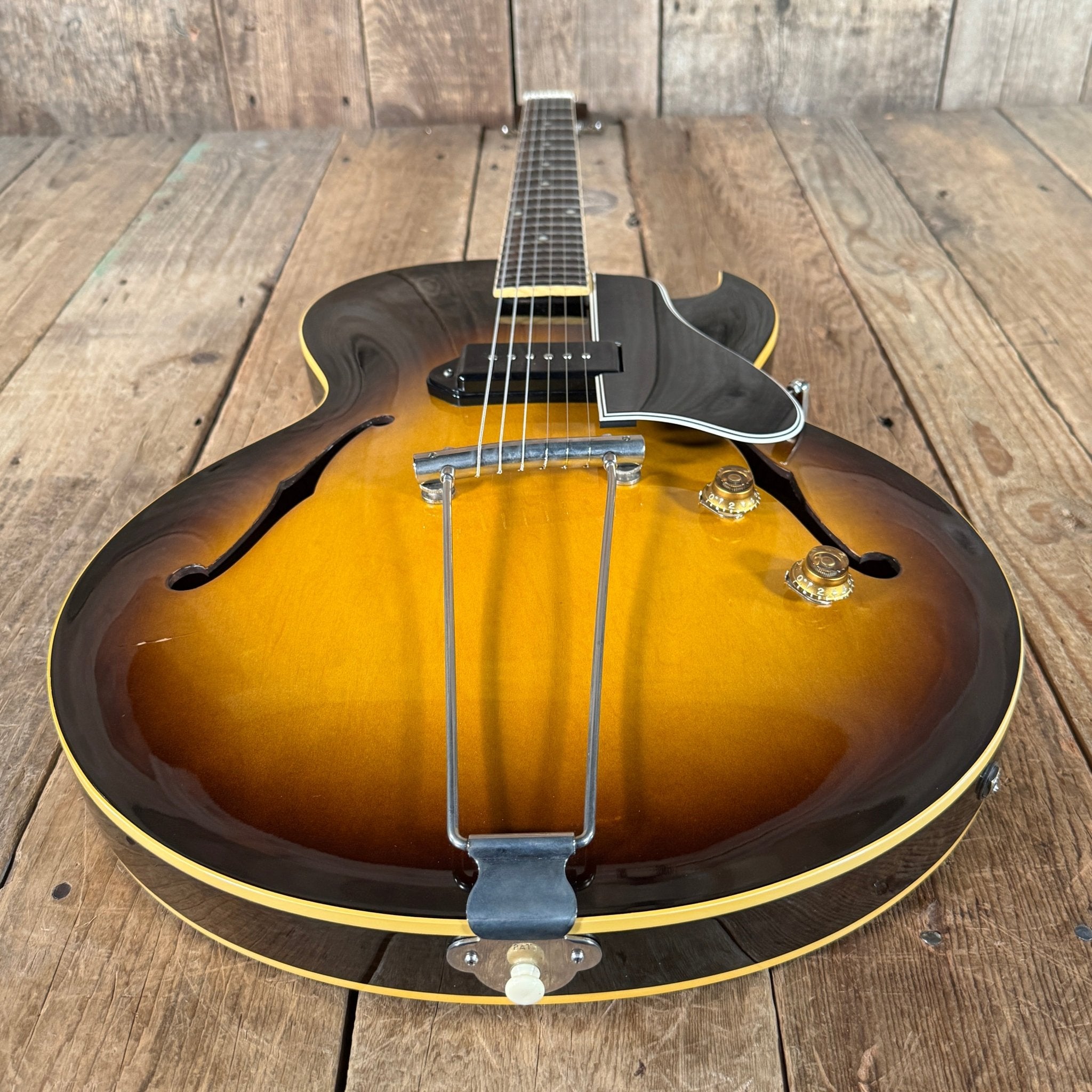 SOLD - Gibson ES - 225T 1956 Sunburst - Mahar's Vintage Guitars