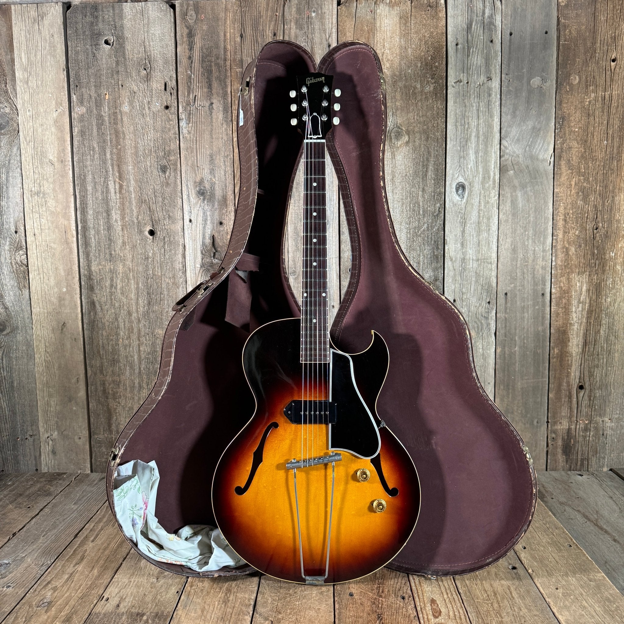 SOLD - Gibson ES - 225T 1959 Sunburst - Mahar's Vintage Guitars