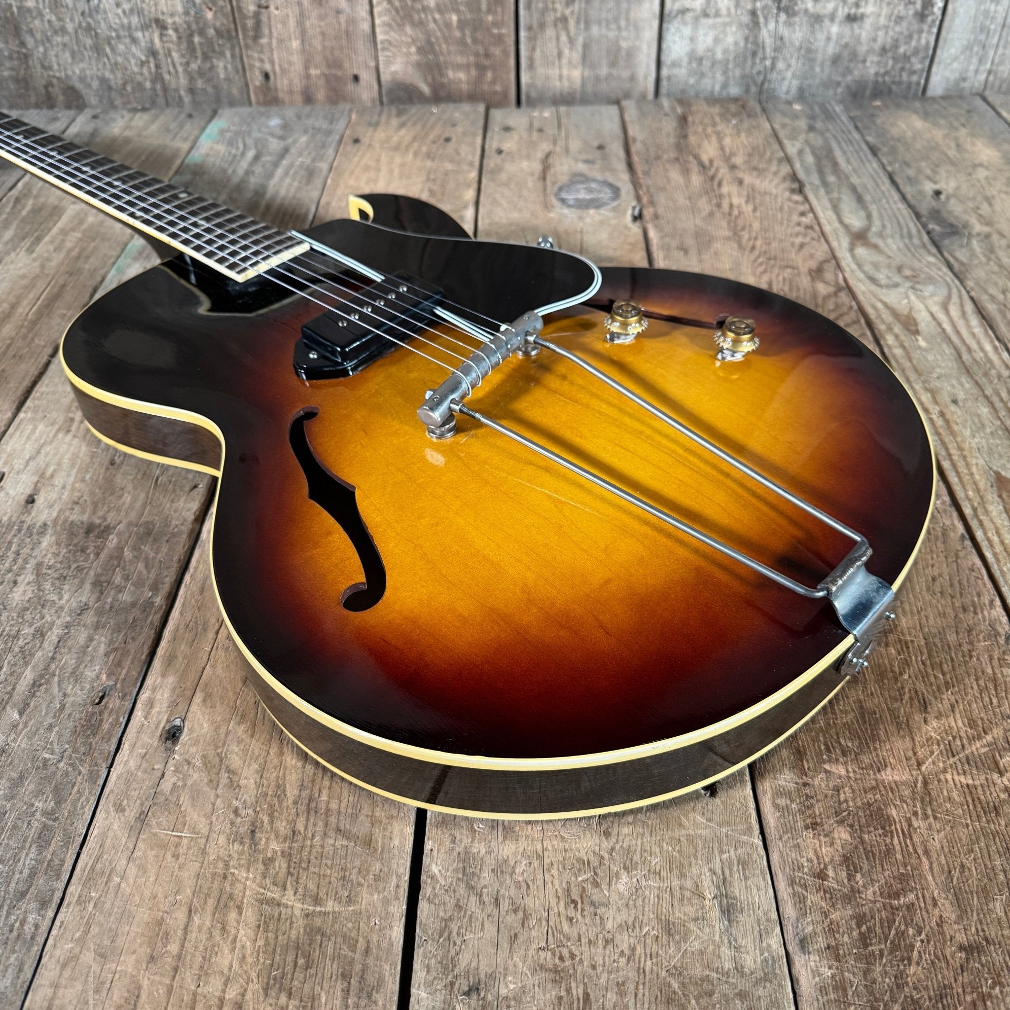 SOLD - Gibson ES - 225T 1959 Sunburst - Mahar's Vintage Guitars
