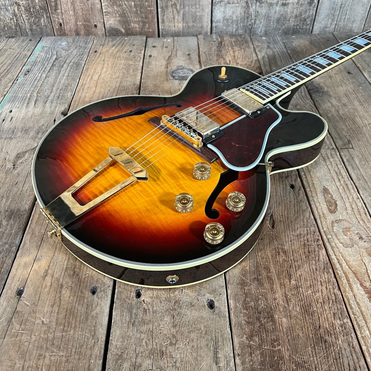SOLD - Gibson ES - 275 Custom Flamed Sunset Burst ES275F185BG1H 2018 - Mahar's Vintage Guitars