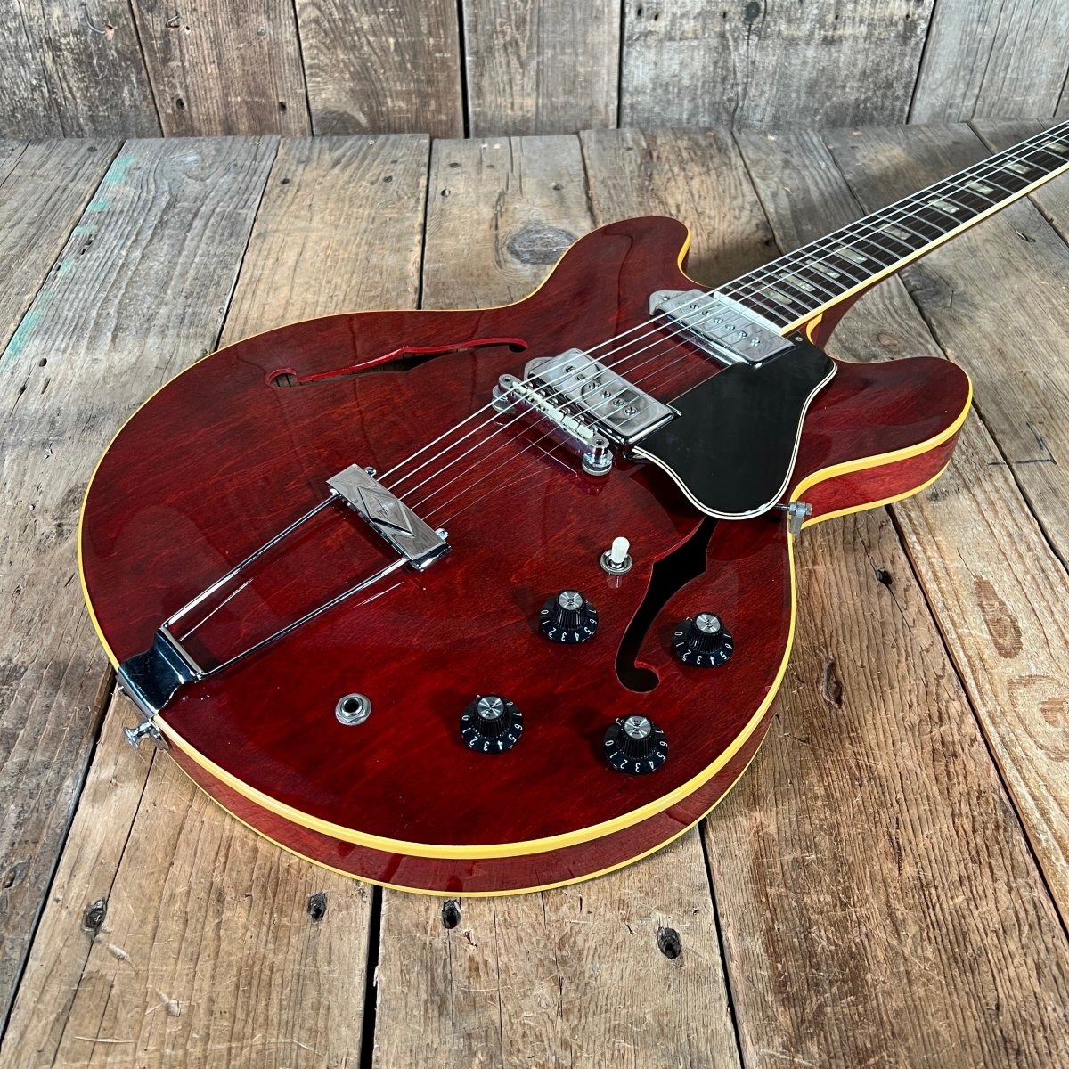 SOLD - Gibson ES - 330 TDC Cherry 1968 - Mahar's Vintage Guitars