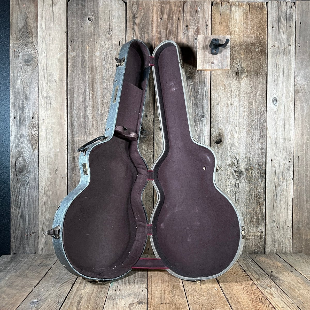 SOLD - Gibson ES - 330 TDC Cherry 1968 - Mahar's Vintage Guitars