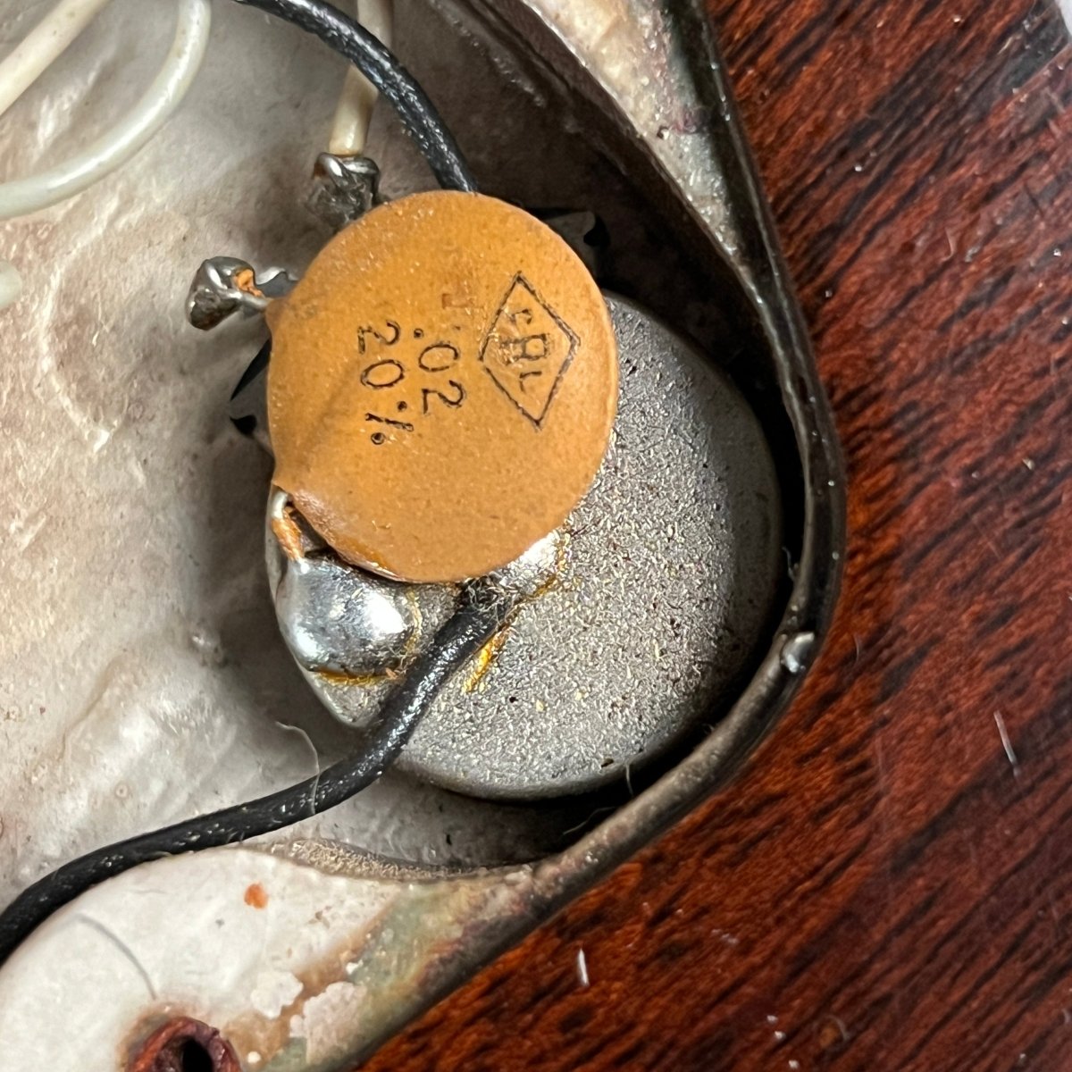 SOLD - Gibson Firebird III 1964 Sunburst - Mahar's Vintage Guitars