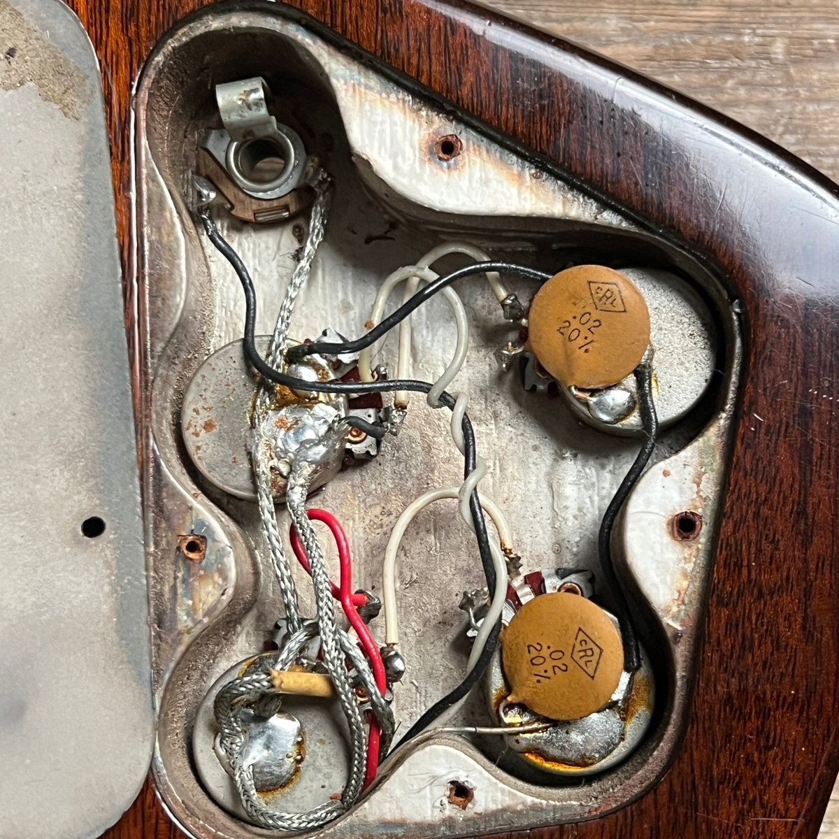 SOLD - Gibson Firebird III 1964 Sunburst - Mahar's Vintage Guitars