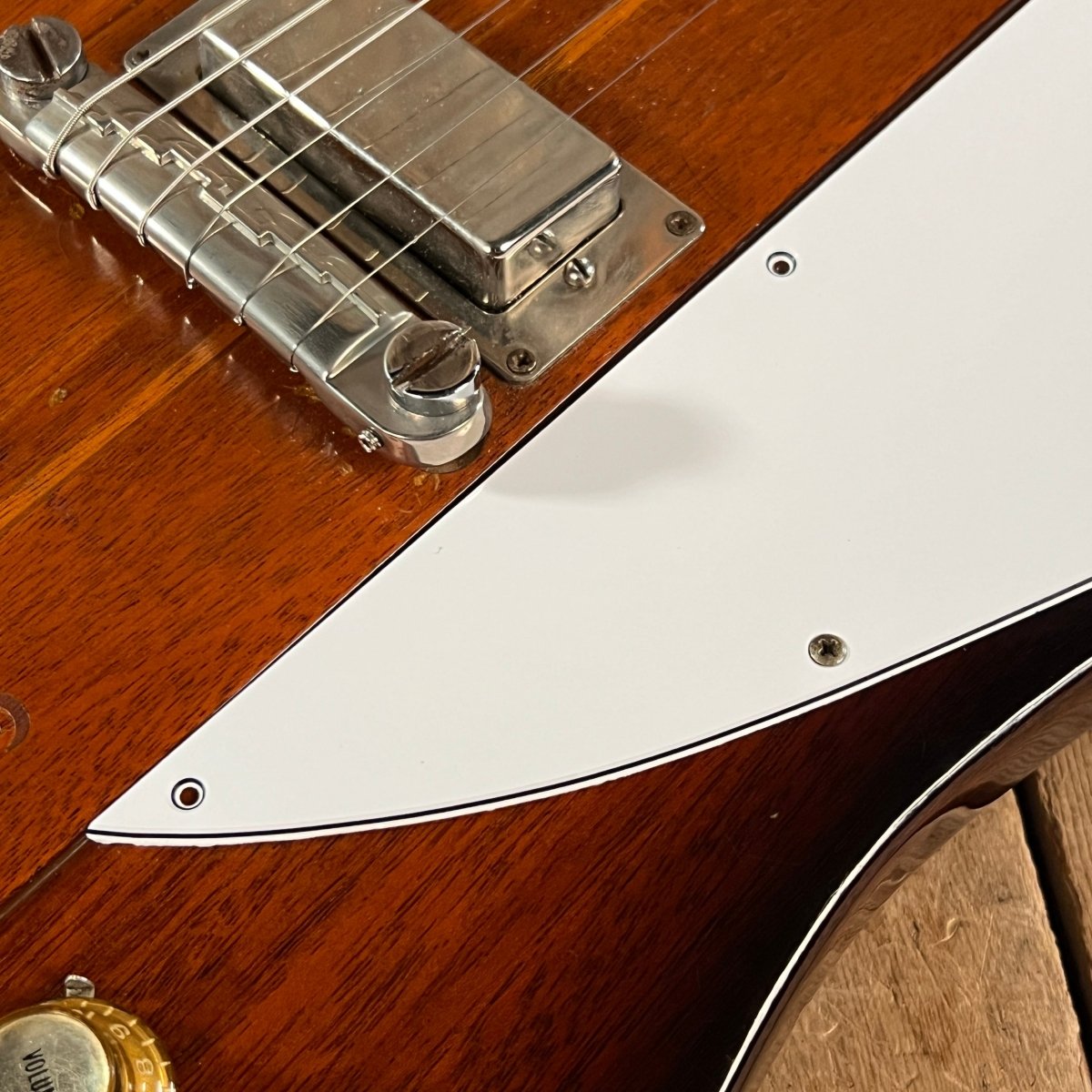 SOLD - Gibson Firebird III 1964 Sunburst - Mahar's Vintage Guitars