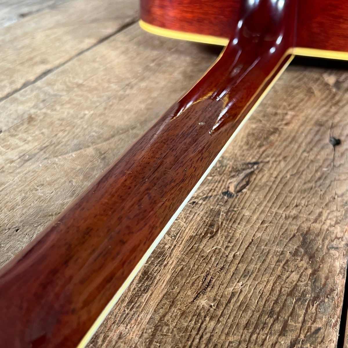 SOLD - Gibson Hummingbird 1964 Cherry Sunburst - Mahar's Vintage Guitars