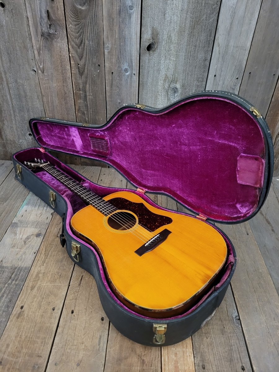 SOLD - Gibson J - 50 Deluxe 1975 Natural - Mahar's Vintage Guitars