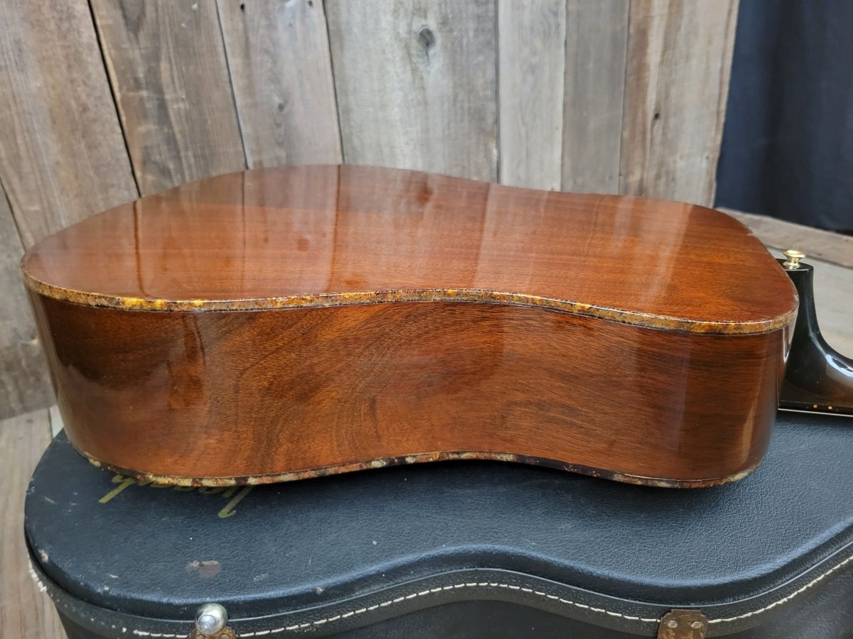 SOLD - Gibson J - 50 Deluxe 1975 Natural - Mahar's Vintage Guitars