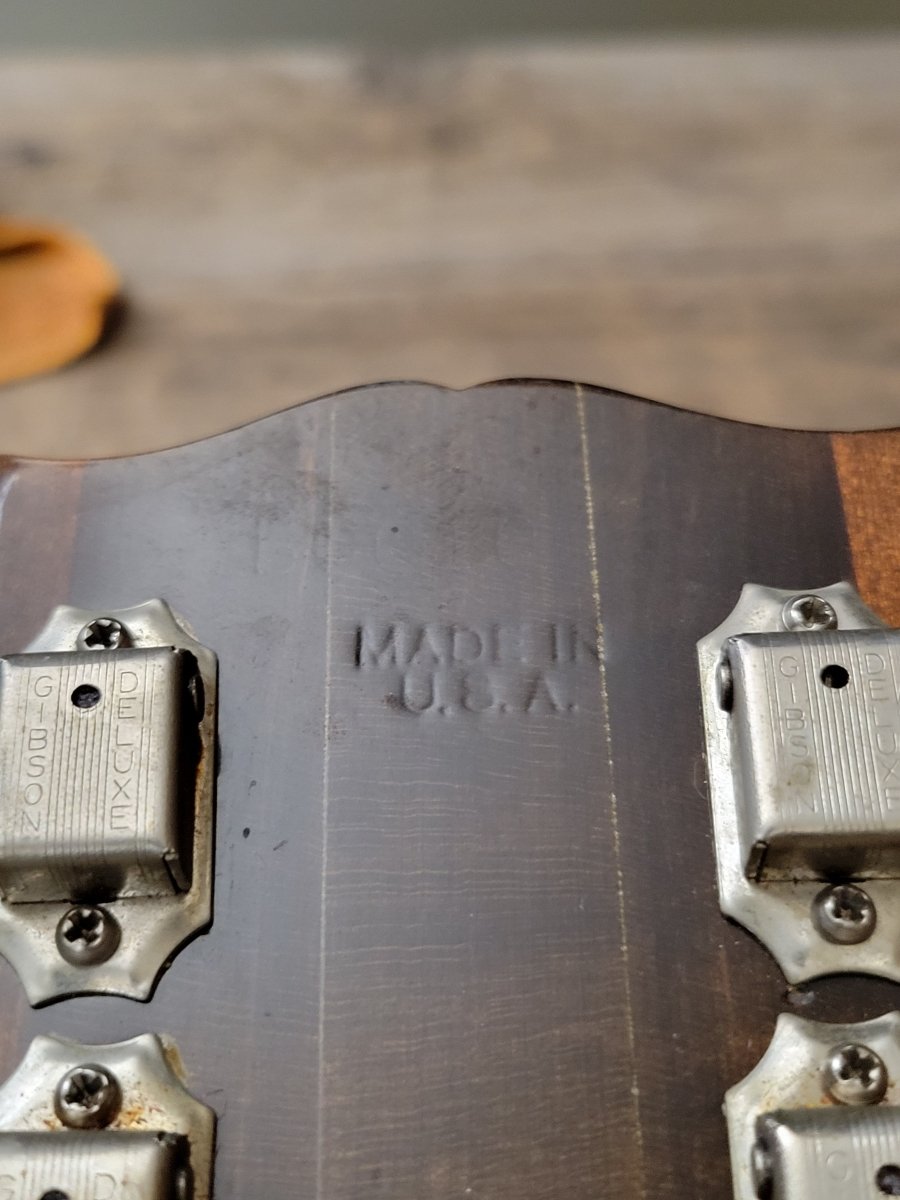 SOLD - Gibson J - 50 Deluxe 1975 Natural - Mahar's Vintage Guitars