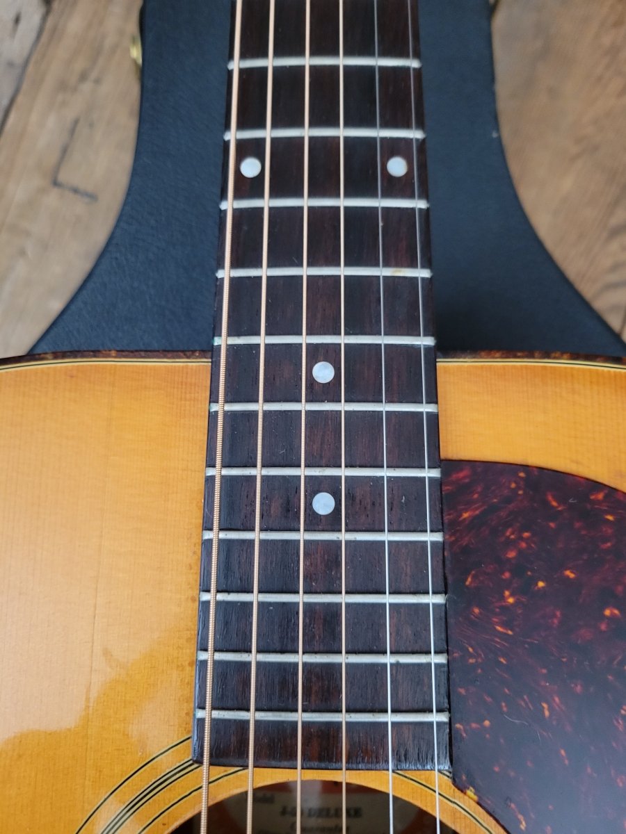 SOLD - Gibson J - 50 Deluxe 1975 Natural - Mahar's Vintage Guitars