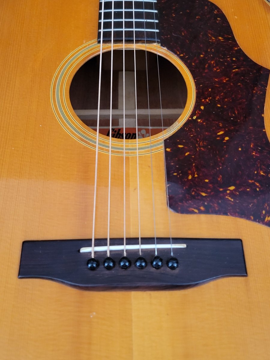 SOLD - Gibson J - 50 Deluxe 1975 Natural - Mahar's Vintage Guitars