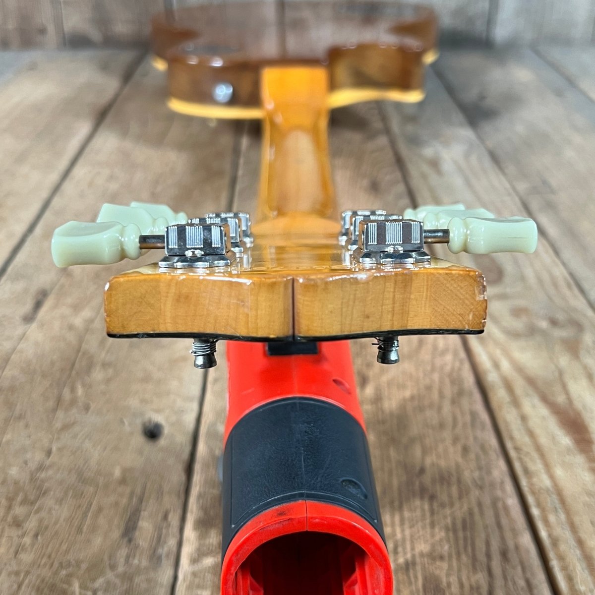 SOLD - Gibson Les Paul Deluxe 1977 Goldtop - Mahar's Vintage Guitars