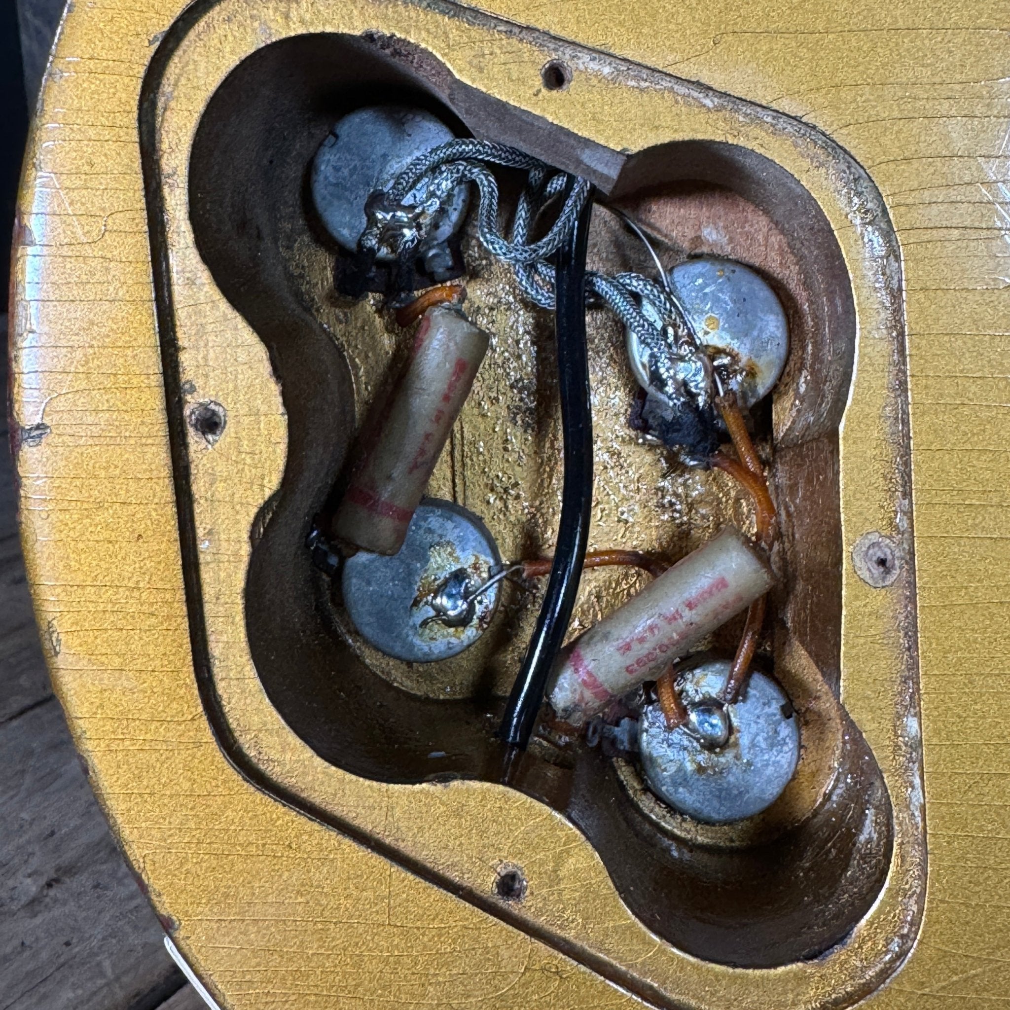 SOLD - Gibson Les Paul Standard Goldtop All Gold 1954 - Mahar's Vintage Guitars