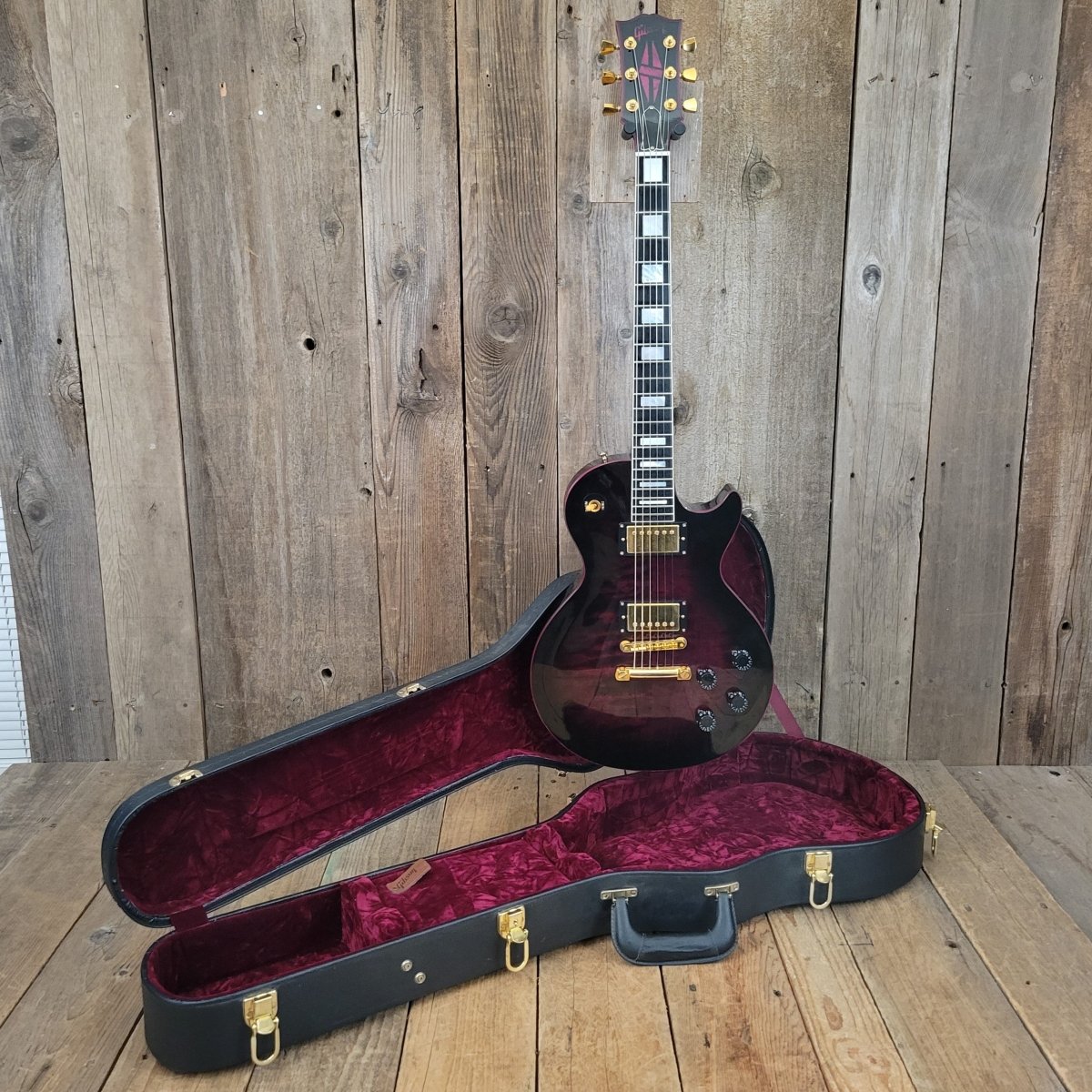SOLD - Gibson Purple Widow Les Paul Prototype Pre Production 68 Custom Q Quilt Top 2010 - Mahar's Vintage Guitars