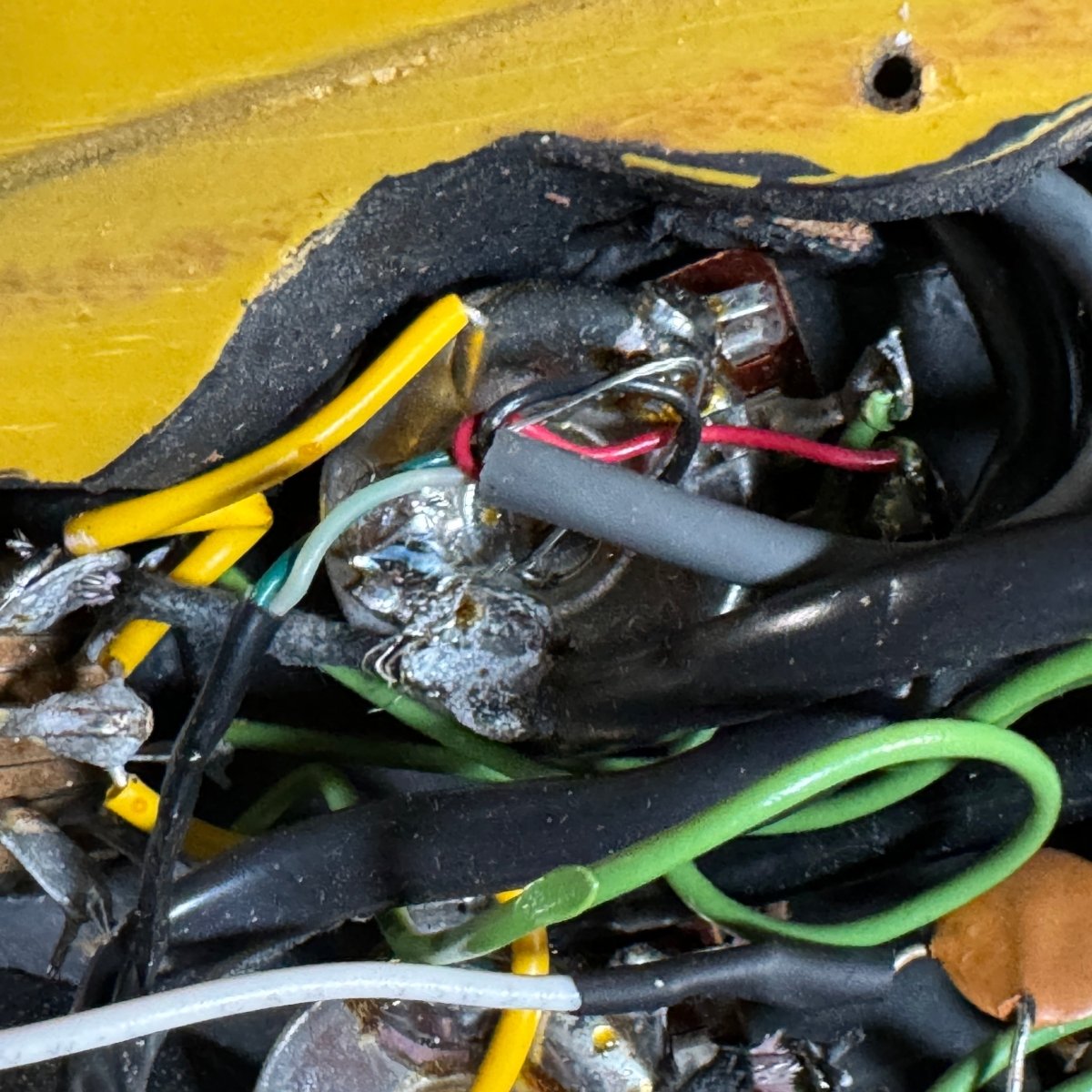 SOLD - Gibson SG Custom 1961 30th Anniversary Limited Edition TV Yellow 1991 - Mahar's Vintage Guitars