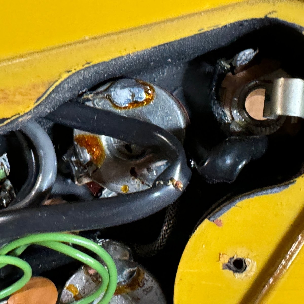 SOLD - Gibson SG Custom 1961 30th Anniversary Limited Edition TV Yellow 1991 - Mahar's Vintage Guitars