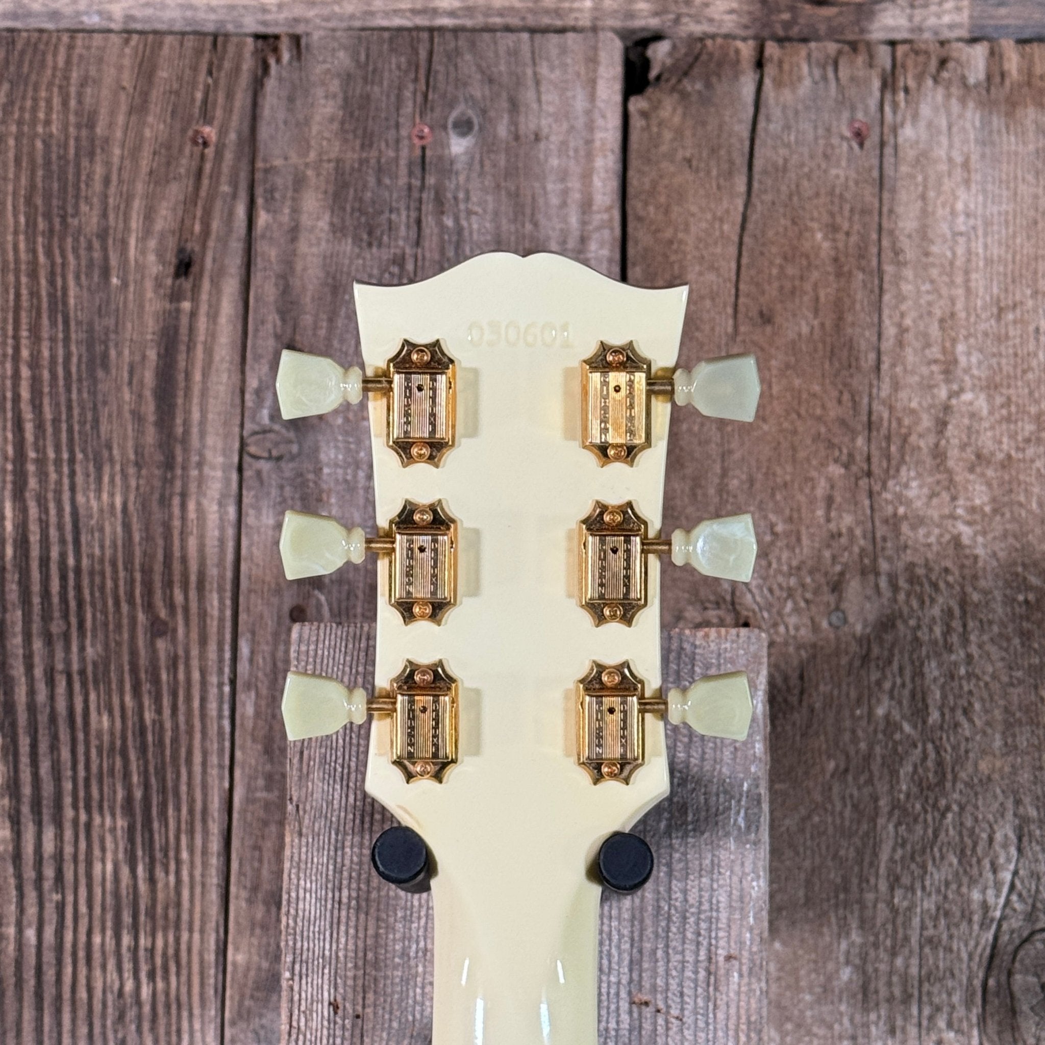 SOLD - Gibson SG Les Paul Custom '63 Custom Art & Historic Alpine White Maestro Vibrola 2003 - Mahar's Vintage Guitars