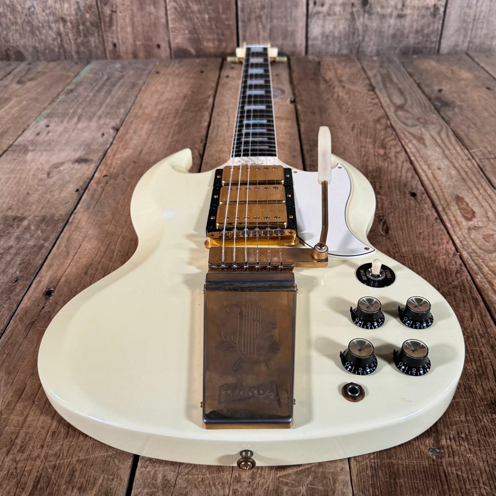 SOLD - Gibson SG Les Paul Custom '63 Custom Art & Historic Alpine White Maestro Vibrola 2003 - Mahar's Vintage Guitars