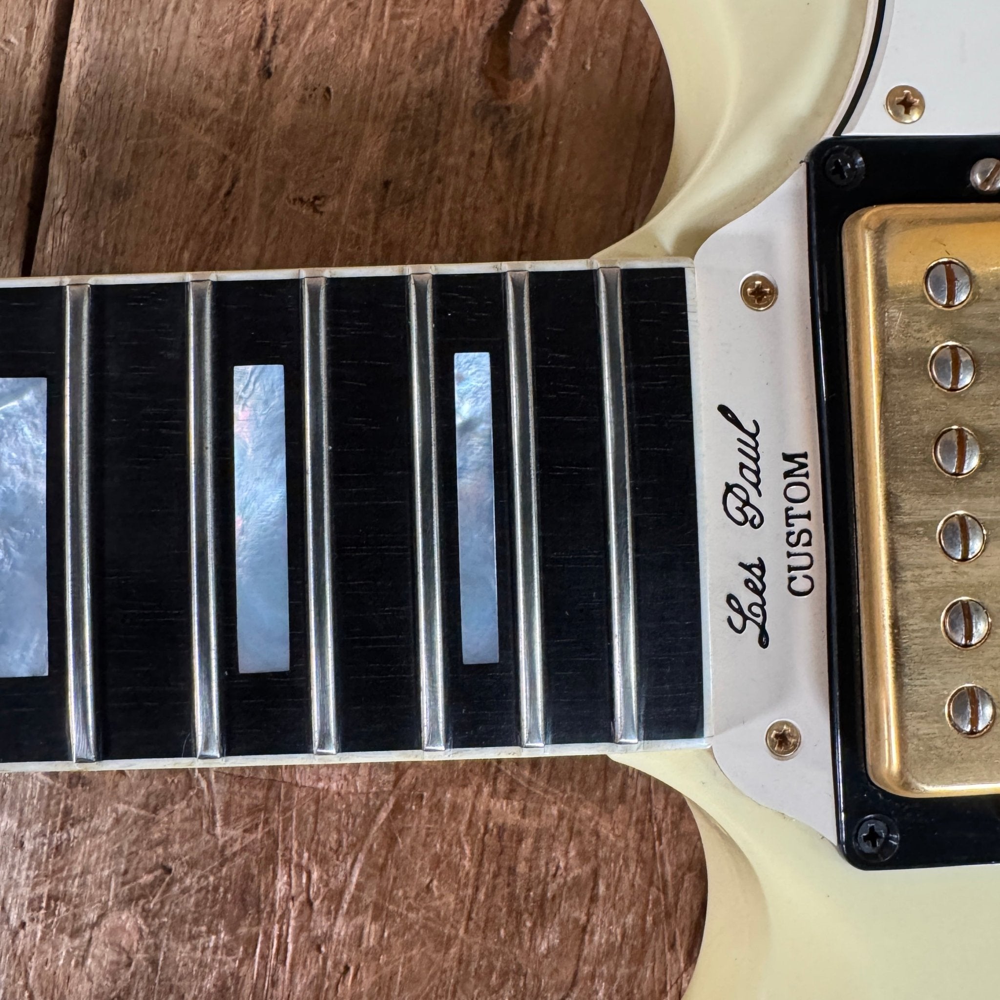 SOLD - Gibson SG Les Paul Custom '63 Custom Art & Historic Alpine White Maestro Vibrola 2003 - Mahar's Vintage Guitars