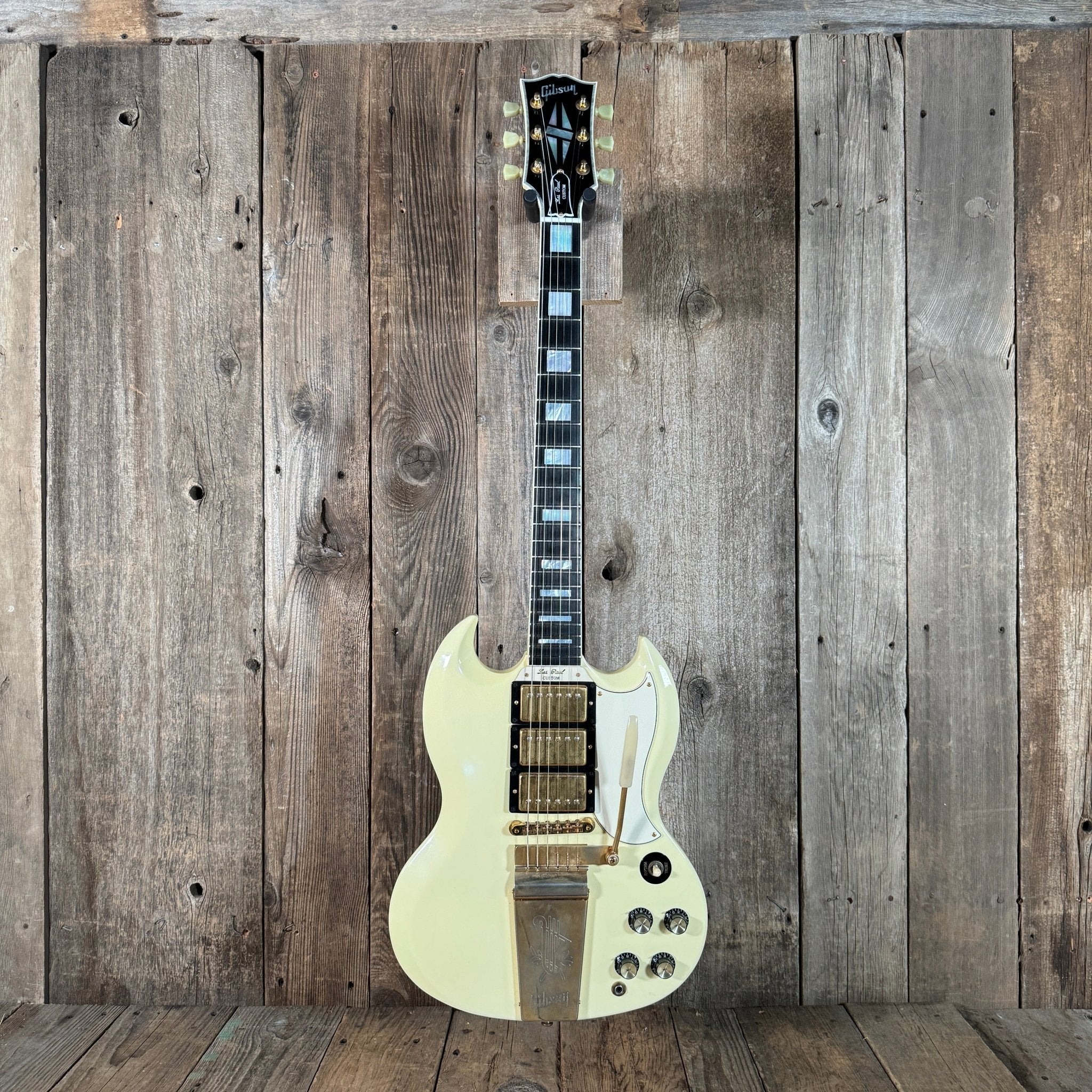 SOLD - Gibson SG Les Paul Custom '63 Custom Art & Historic Alpine White Maestro Vibrola 2003 - Mahar's Vintage Guitars