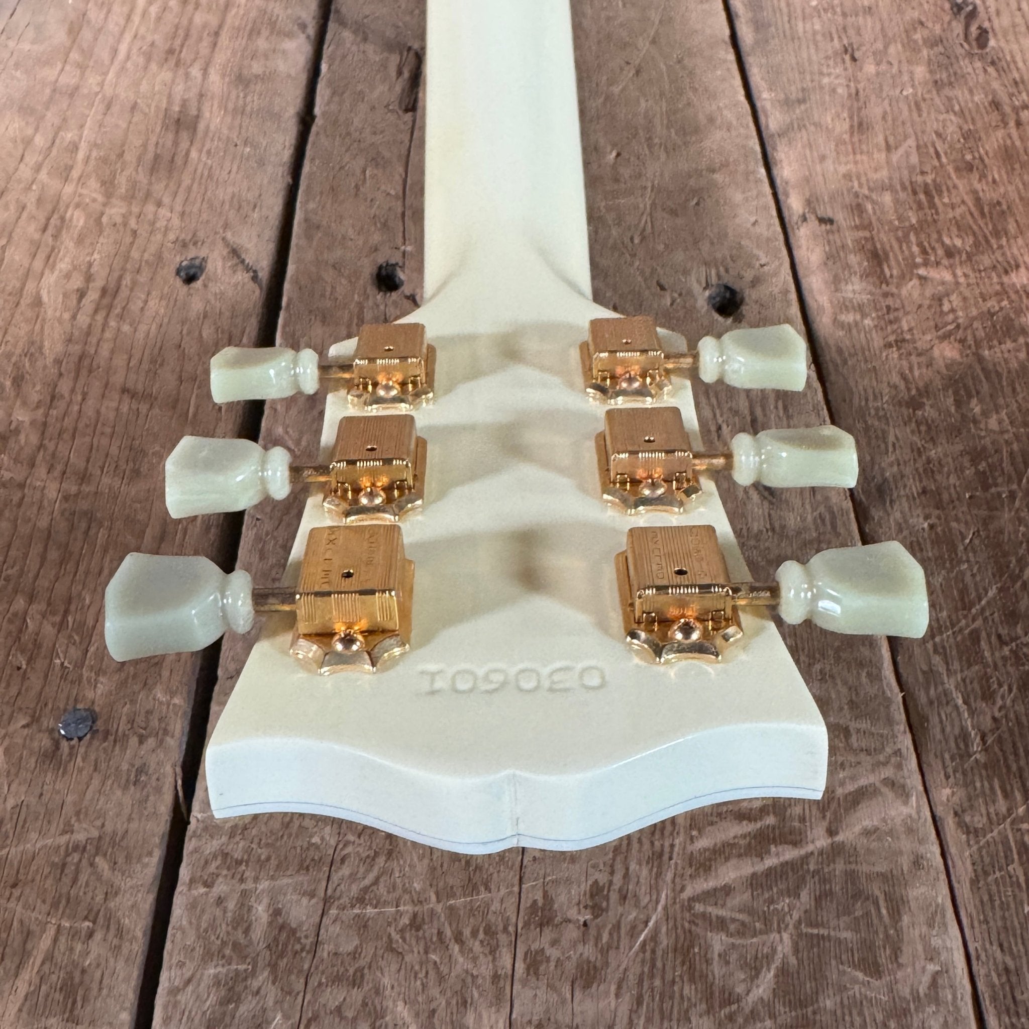 SOLD - Gibson SG Les Paul Custom '63 Custom Art & Historic Alpine White Maestro Vibrola 2003 - Mahar's Vintage Guitars