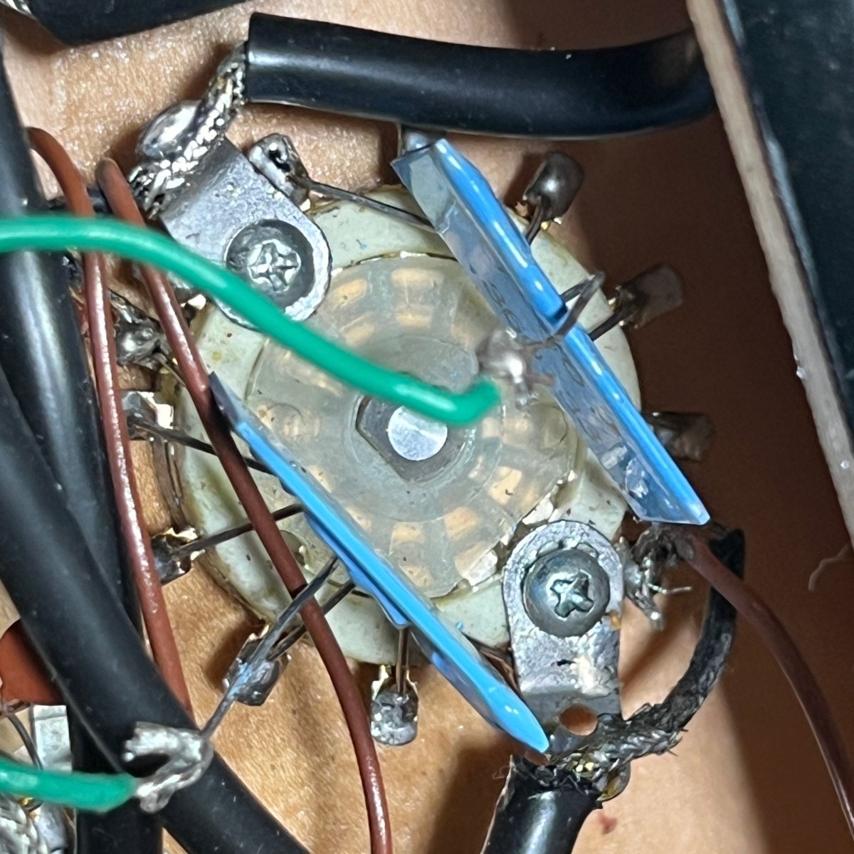 SOLD - Gibson Signed Lucille Signature Rare Edition BB King Signature w/ inlaid signature 2001 Black - Mahar's Vintage Guitars