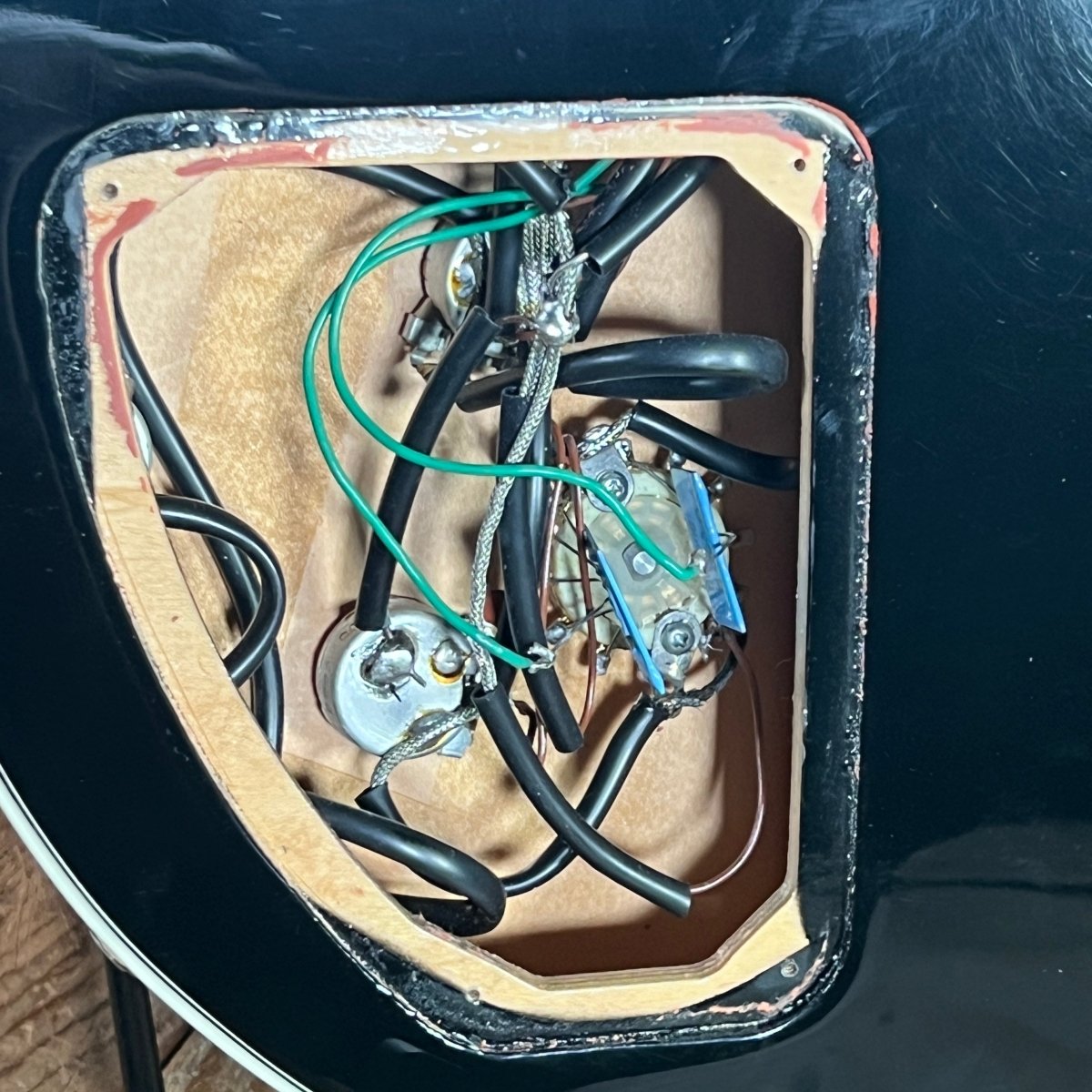 SOLD - Gibson Signed Lucille Signature Rare Edition BB King Signature w/ inlaid signature 2001 Black - Mahar's Vintage Guitars