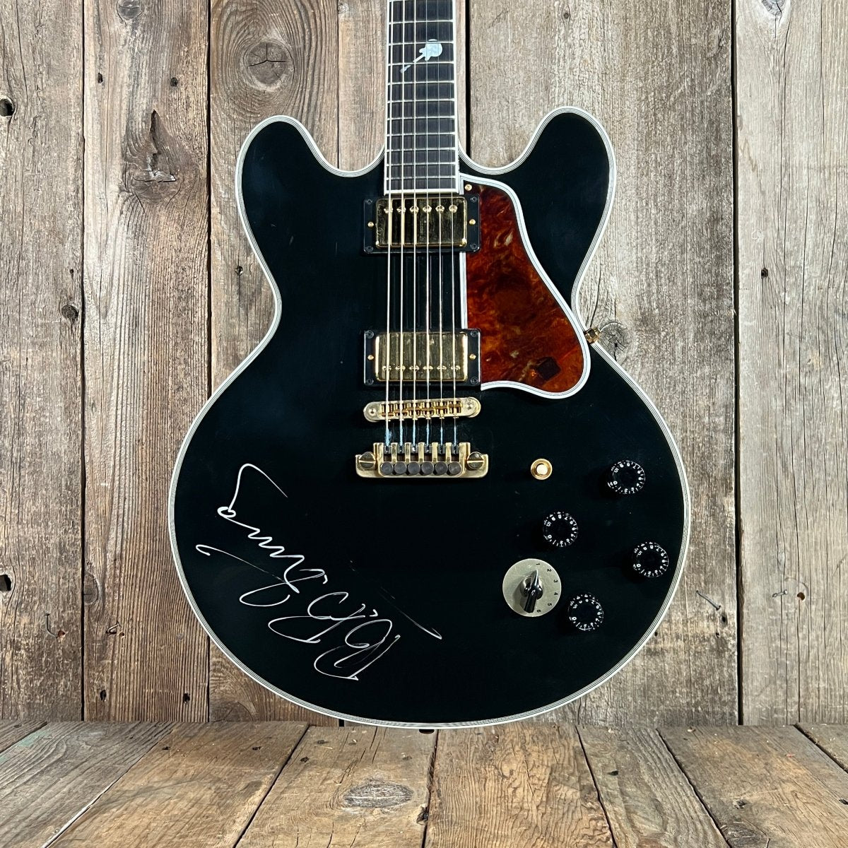 SOLD - Gibson Signed Lucille Signature Rare Edition BB King Signature w/ inlaid signature 2001 Black - Mahar's Vintage Guitars