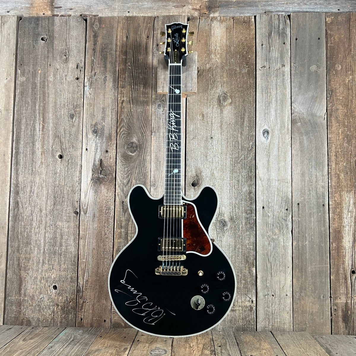 SOLD - Gibson Signed Lucille Signature Rare Edition BB King Signature w/ inlaid signature 2001 Black - Mahar's Vintage Guitars
