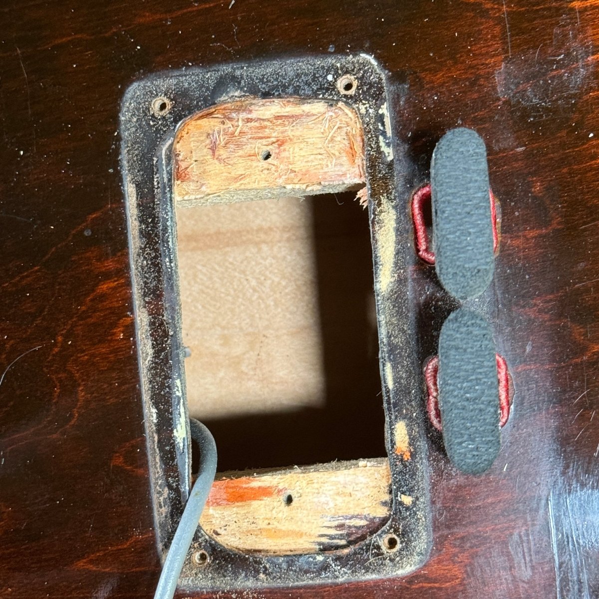 SOLD - Gretsch 6122 Chet Atkins Country Gentleman 1964 Walnut - Mahar's Vintage Guitars