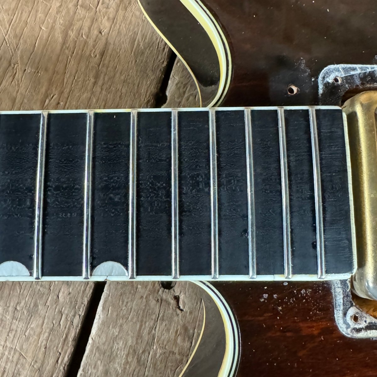 SOLD - Gretsch 6122 Chet Atkins Country Gentleman 1964 Walnut - Mahar's Vintage Guitars