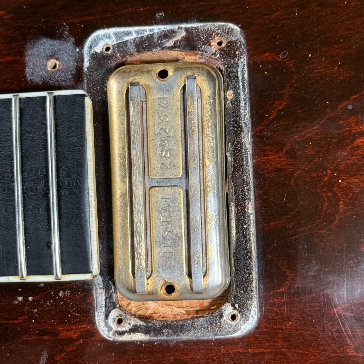 SOLD - Gretsch 6122 Chet Atkins Country Gentleman 1964 Walnut - Mahar's Vintage Guitars