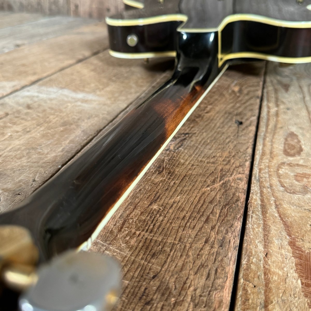 SOLD - Gretsch 6122 Chet Atkins Country Gentleman 1964 Walnut - Mahar's Vintage Guitars