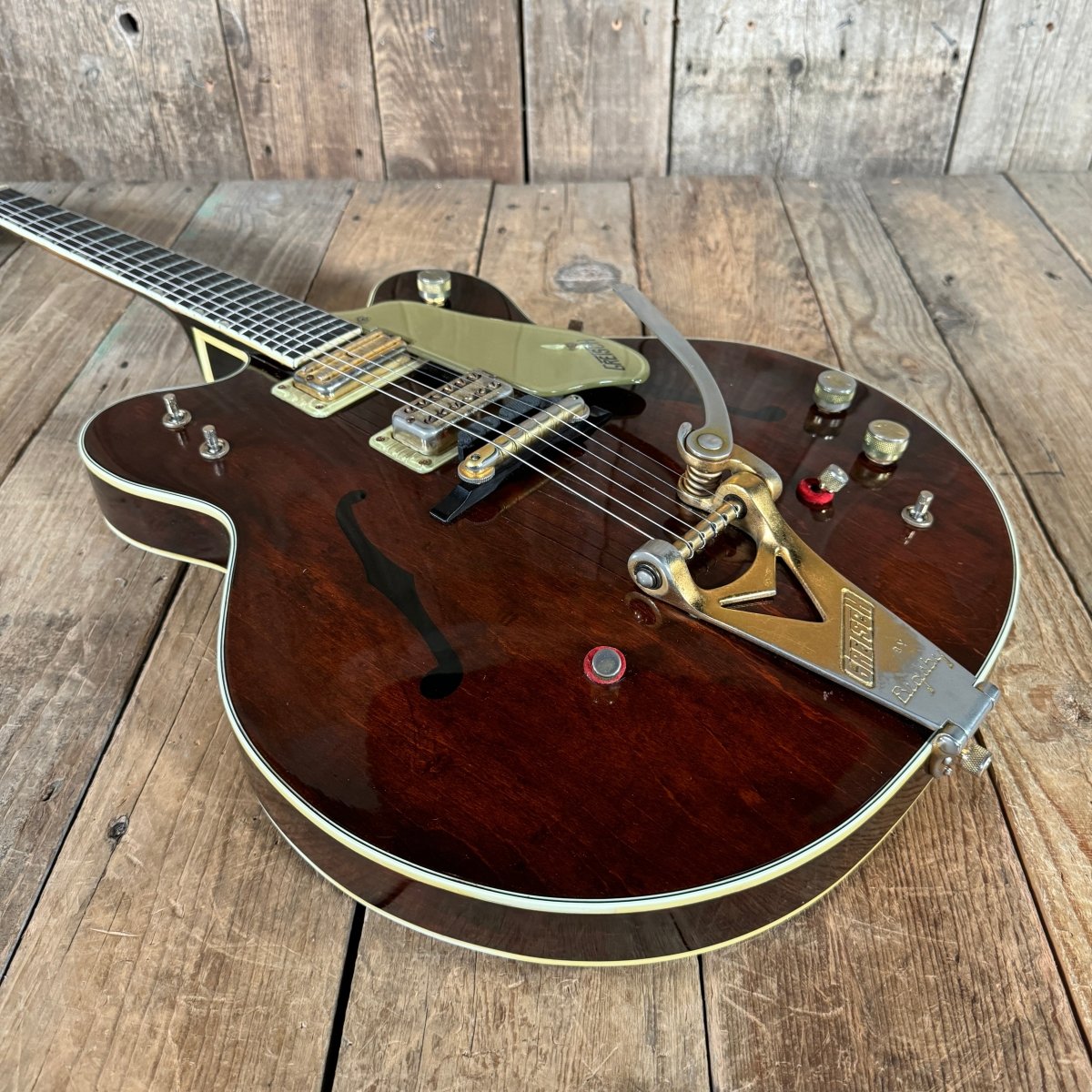 SOLD - Gretsch 6122 Chet Atkins Country Gentleman 1964 Walnut - Mahar's Vintage Guitars