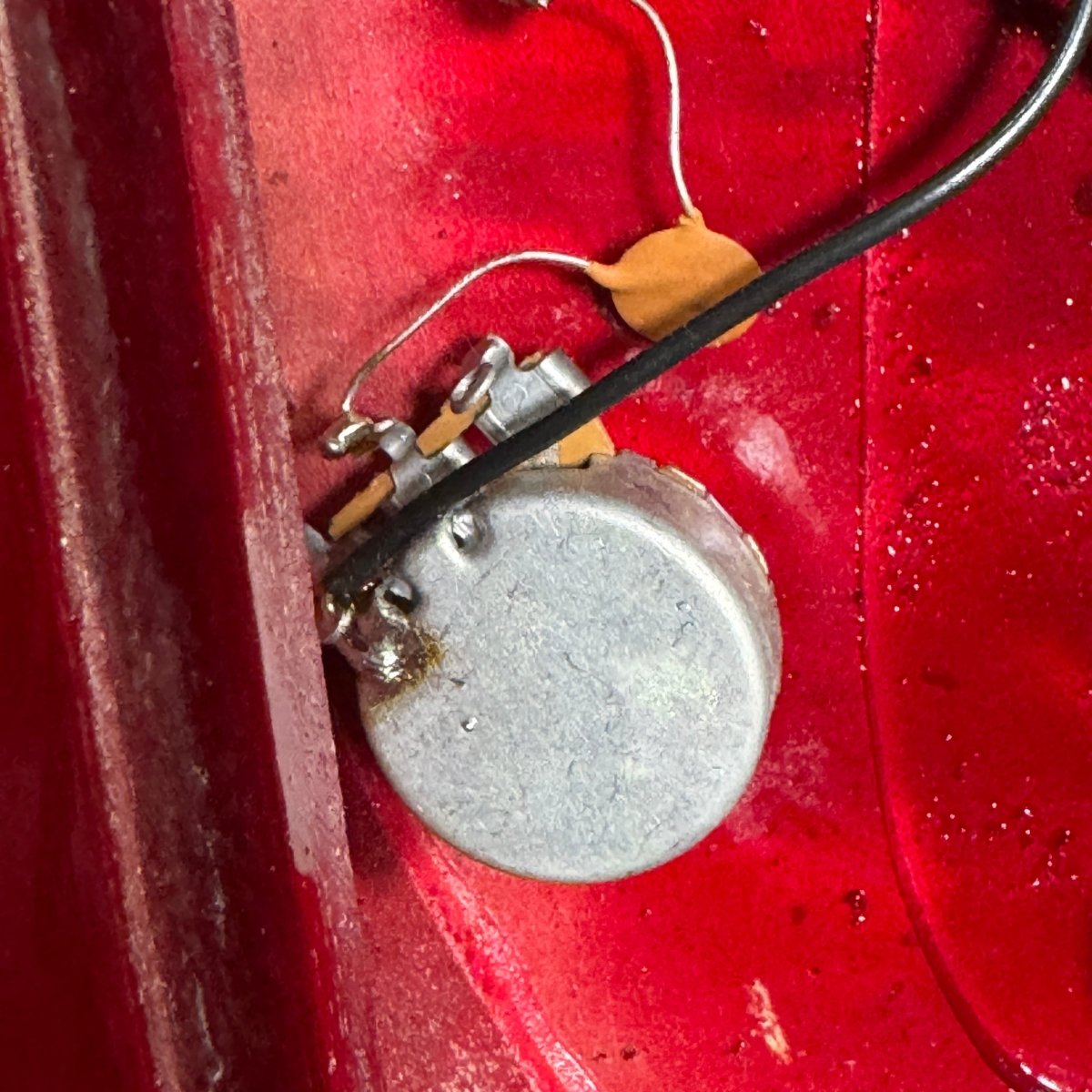 SOLD - Guild Bluesbird P - 90 Blues 90 2000 Cherry - Mahar's Vintage Guitars