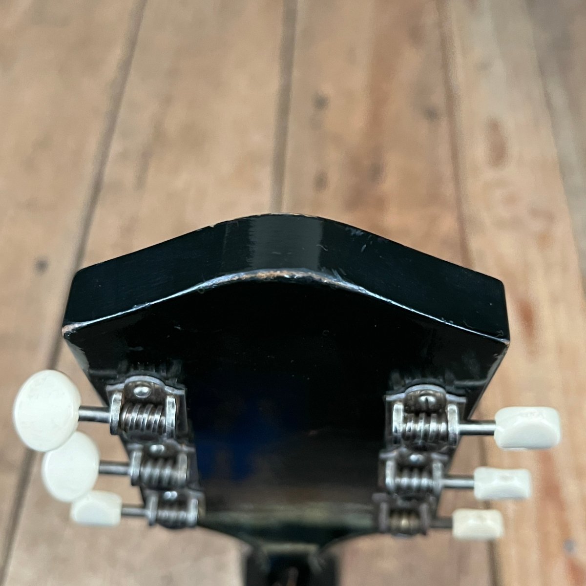 SOLD - Harmony H - 66 Vibra Jet 1963 Red Burst - Mahar's Vintage Guitars