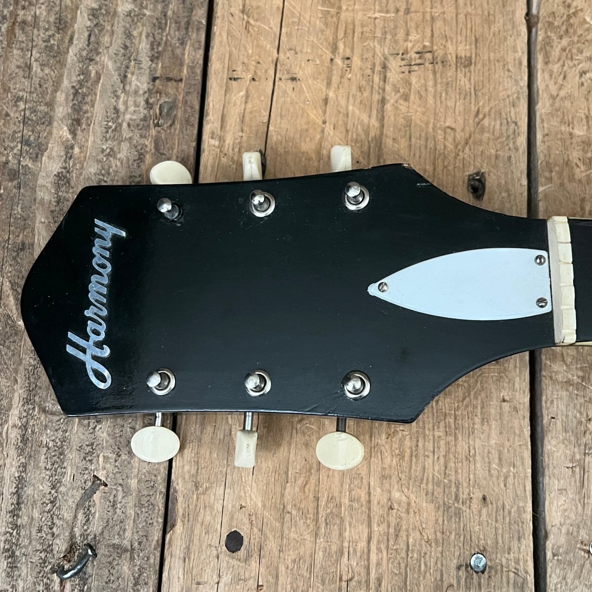 SOLD - Harmony H - 66 Vibra Jet 1963 Red Burst - Mahar's Vintage Guitars