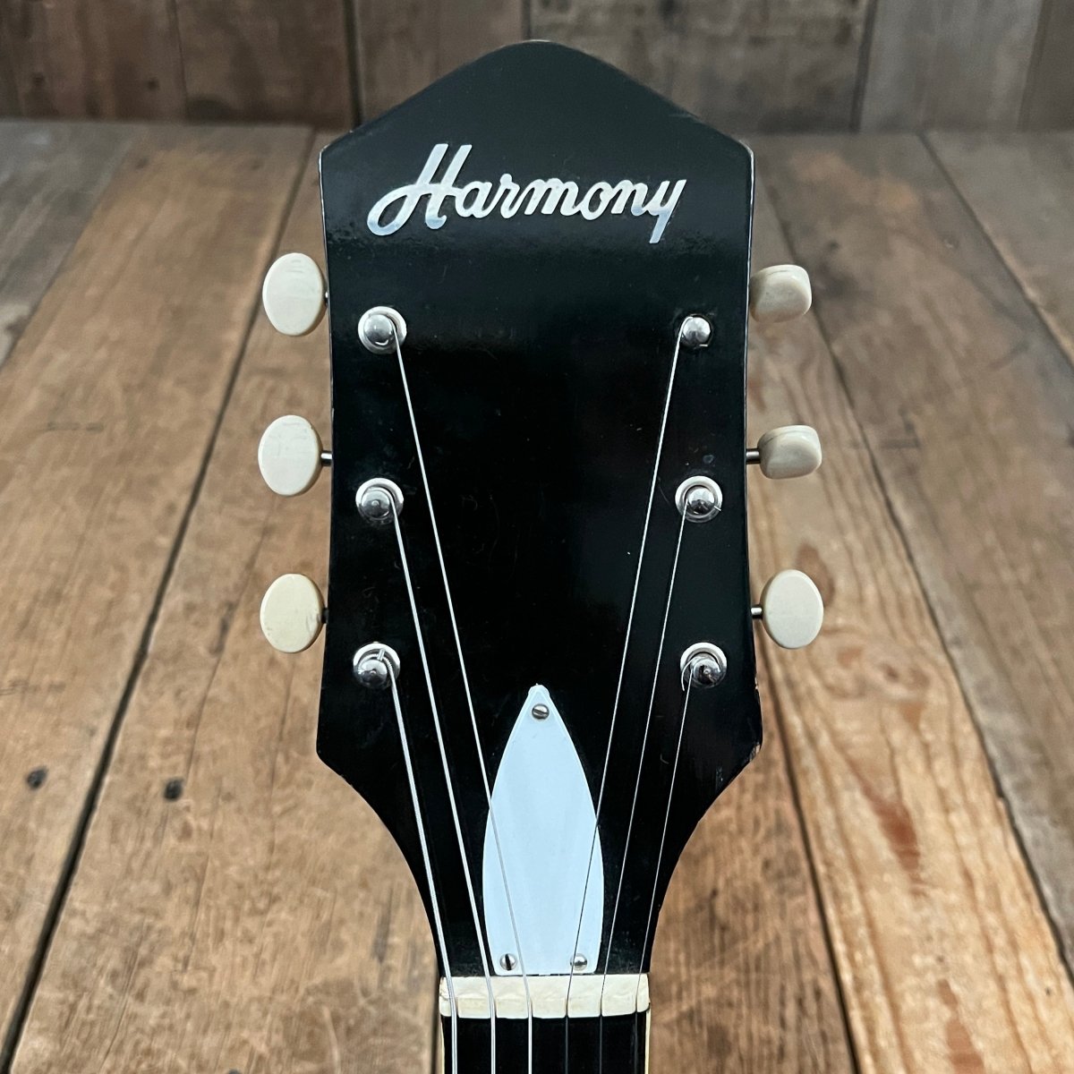 SOLD - Harmony H - 66 Vibra Jet 1963 Red Burst - Mahar's Vintage Guitars