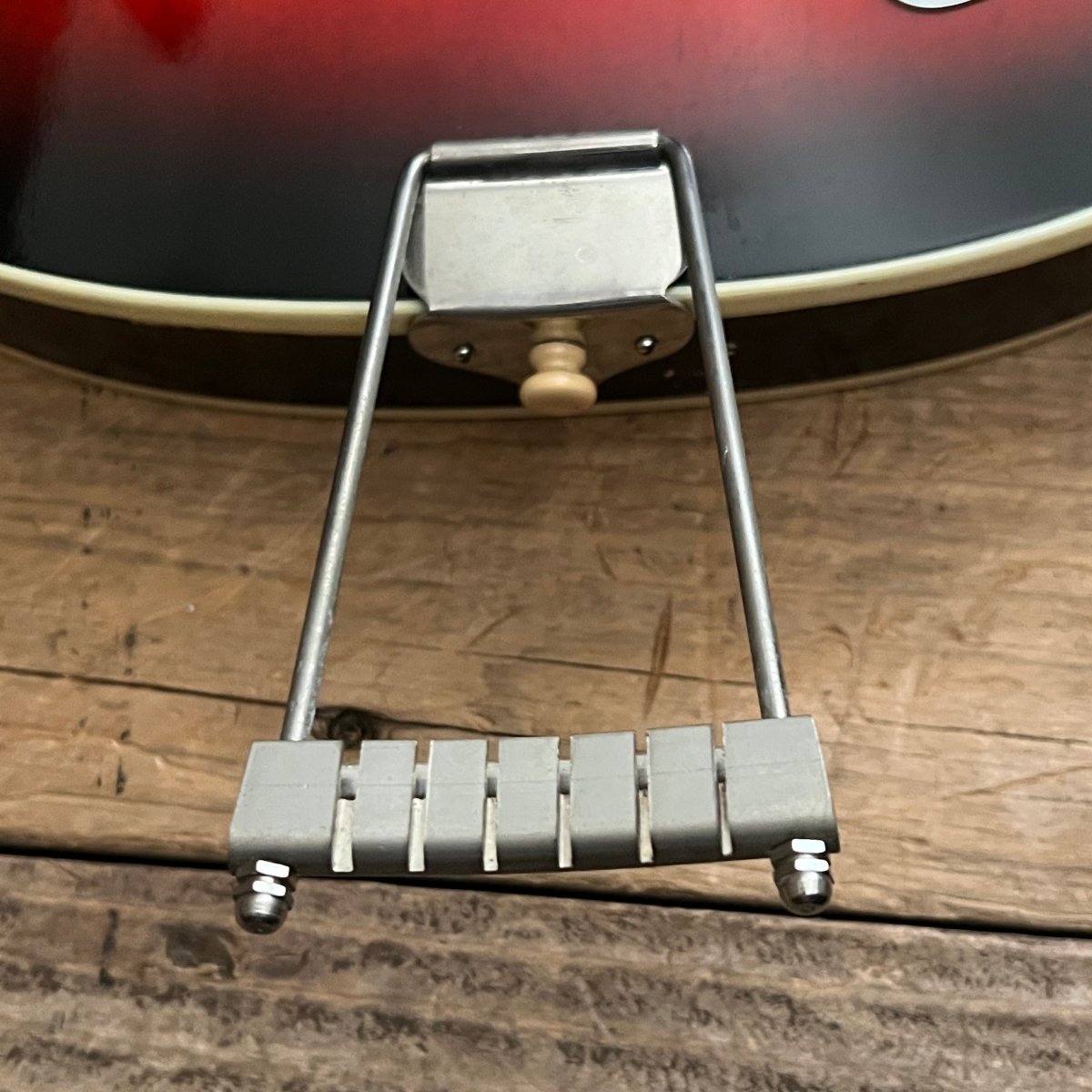 SOLD - Harmony H - 66 Vibra Jet 1963 Red Burst - Mahar's Vintage Guitars