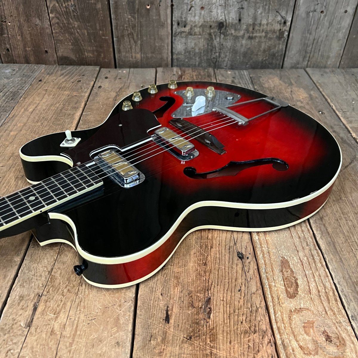 SOLD - Harmony H - 66 Vibra Jet 1963 Red Burst - Mahar's Vintage Guitars